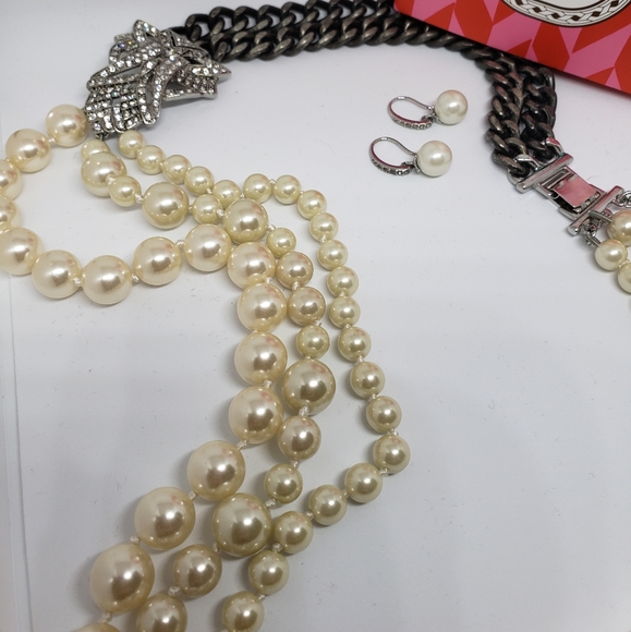 Stella & Dot Daisy Pearl Necklace and Earrings - Picture 2 of 3